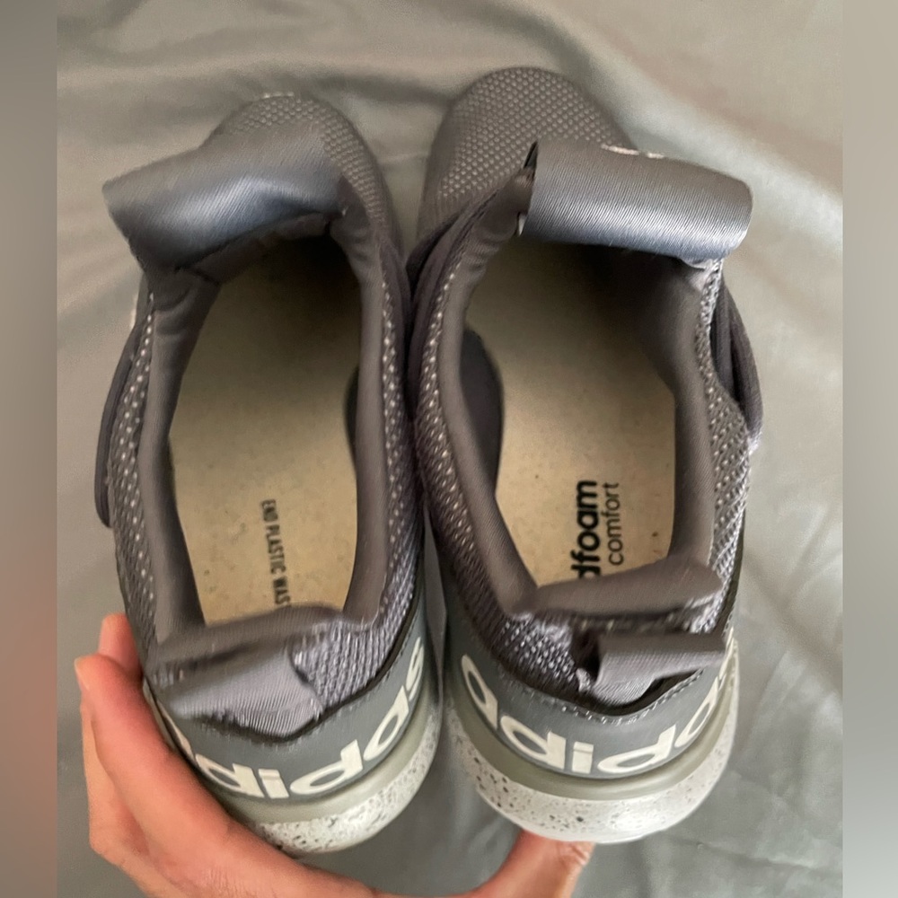 ADIDAS Run SHOES - Picture 4 of 10